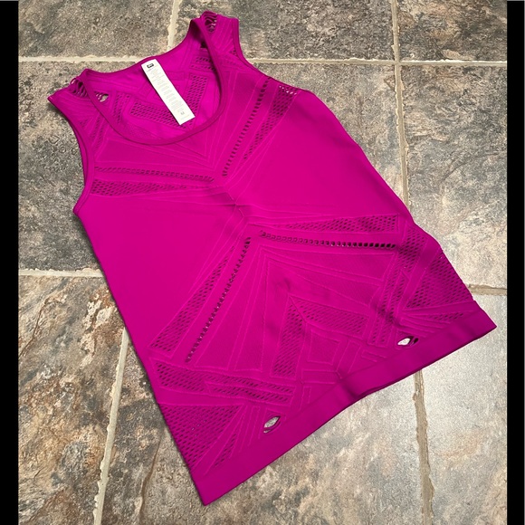 FABLETICS Womens Isabella Knit Magenta Tank Medium EUC - Picture 10 of 10